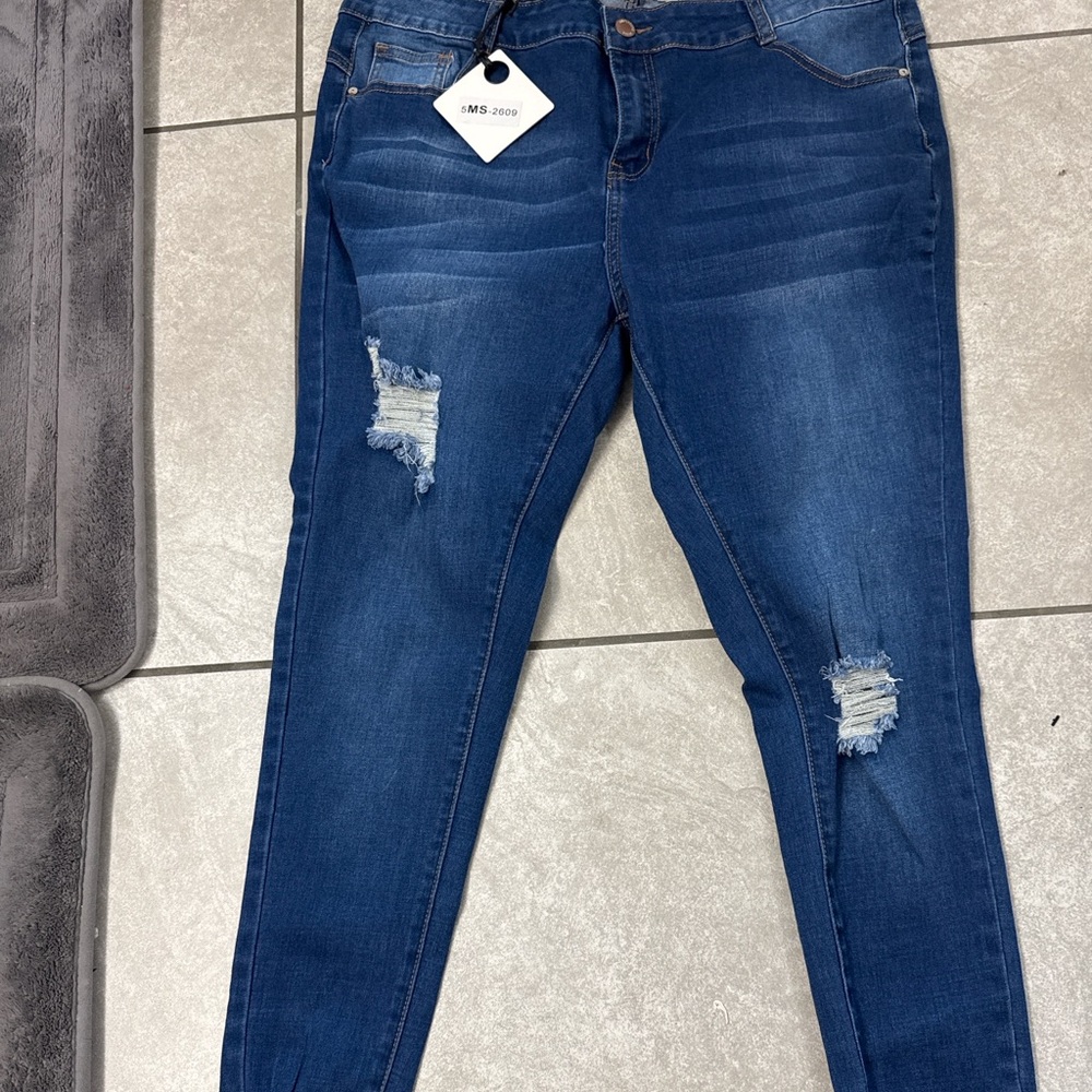 🔴SOLD!!!🔴Woman’s Brand New Jeans Size 16